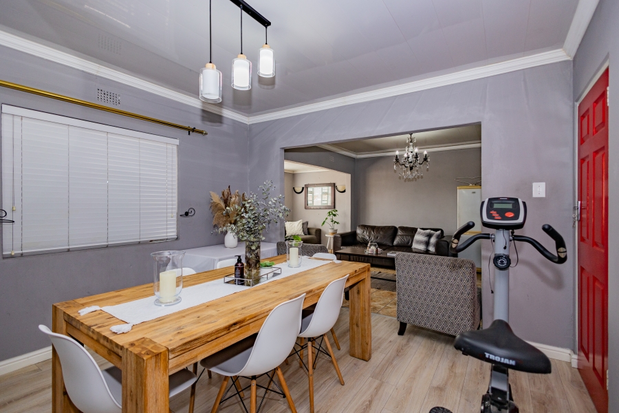 3 Bedroom Property for Sale in Uitsig Western Cape